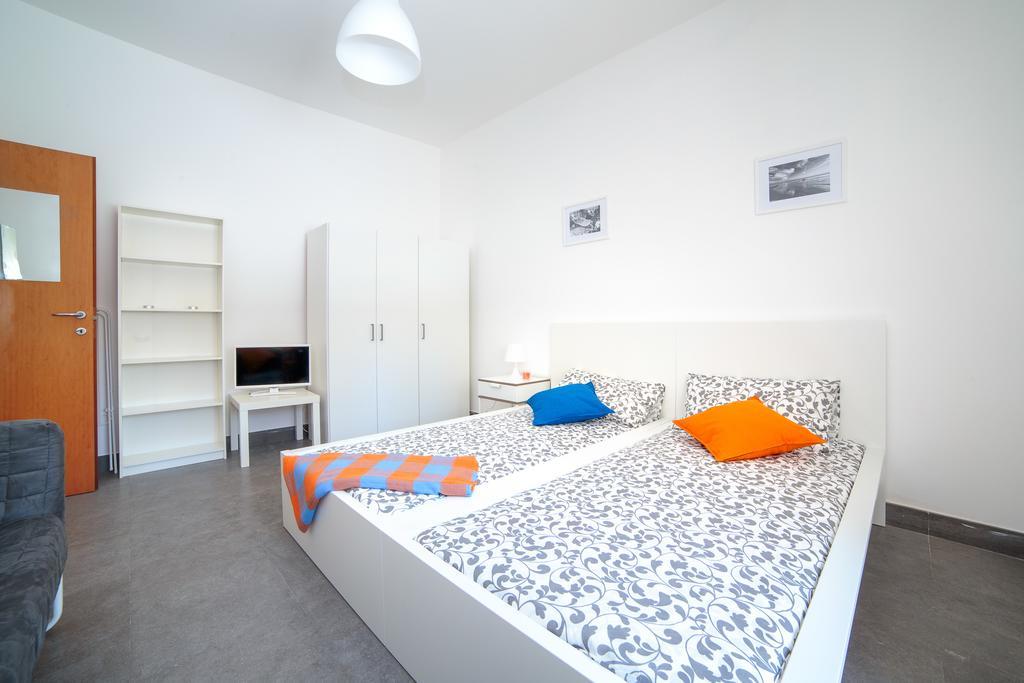 Ponte Tiberio Apartment Rimini Exteriör bild